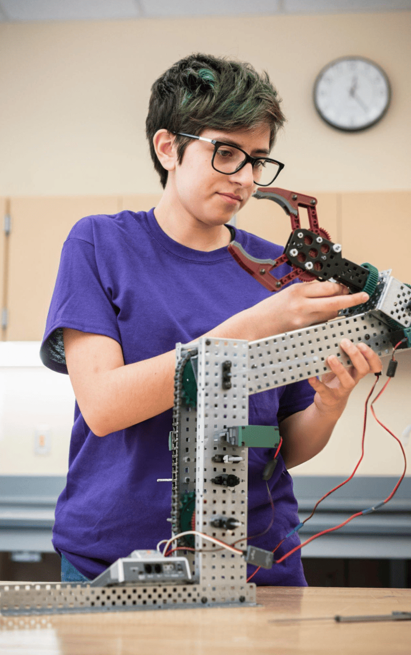 Women helping people in public kitchen